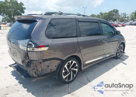 2012 Toyota Sienna Se 8 Passenger z USA, uszkodzony, nr VIN 5TDXK3DC8CS248769